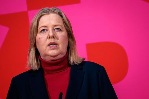 Kinder und Jugendliche seien "umfassend" geschützt, betont das Arbeitsministerium von Ministerin Bärbel Bas (Foto, SPD)