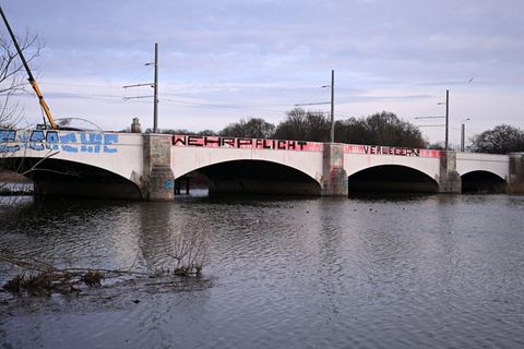 Es wurden Unregelmäßigkeiten im Wasser gefunden. Foto: Jennifer Brückner/dpa