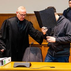 Völklingen: Der Angeklagte soll laut Staatsanwaltschaft 17 Schüsse auf den Polizisten abgefeuert haben