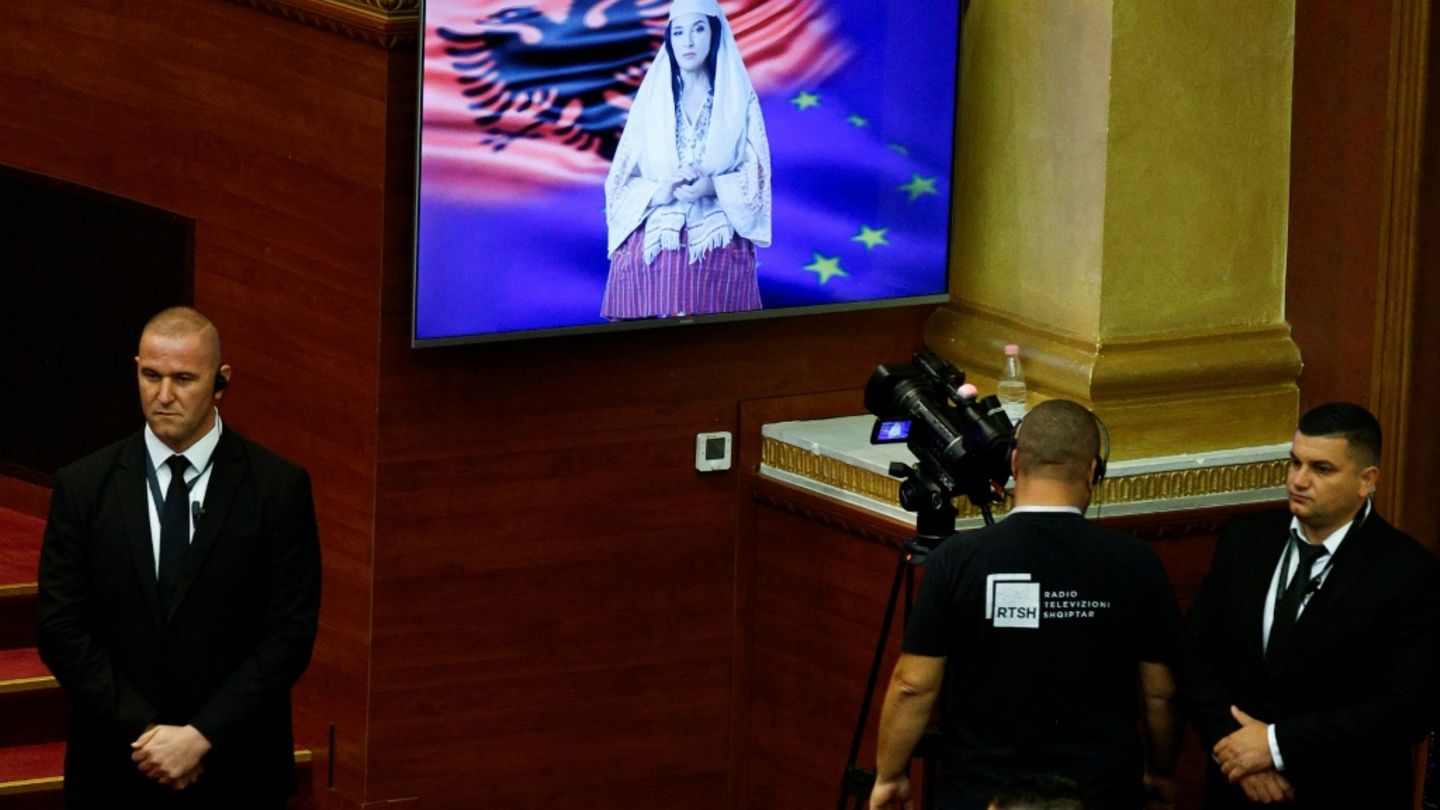 "Diella" in einer Parlamentssitzung