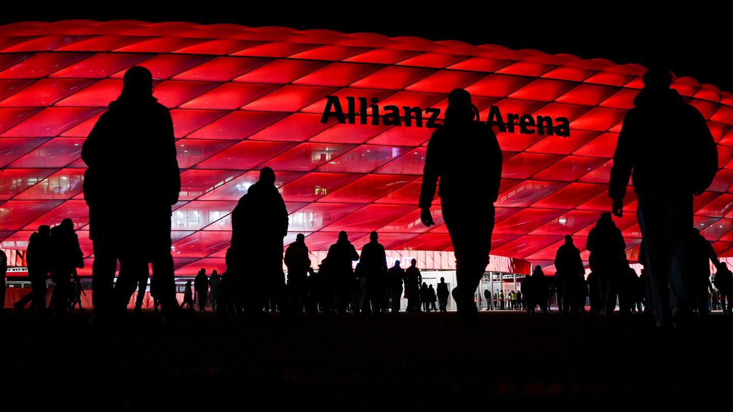 Die Anreise zur Allianz-Arena war vor allem mit dem Auto etwas langwieriger als sonst. Foto: Sven Hoppe/dpa
