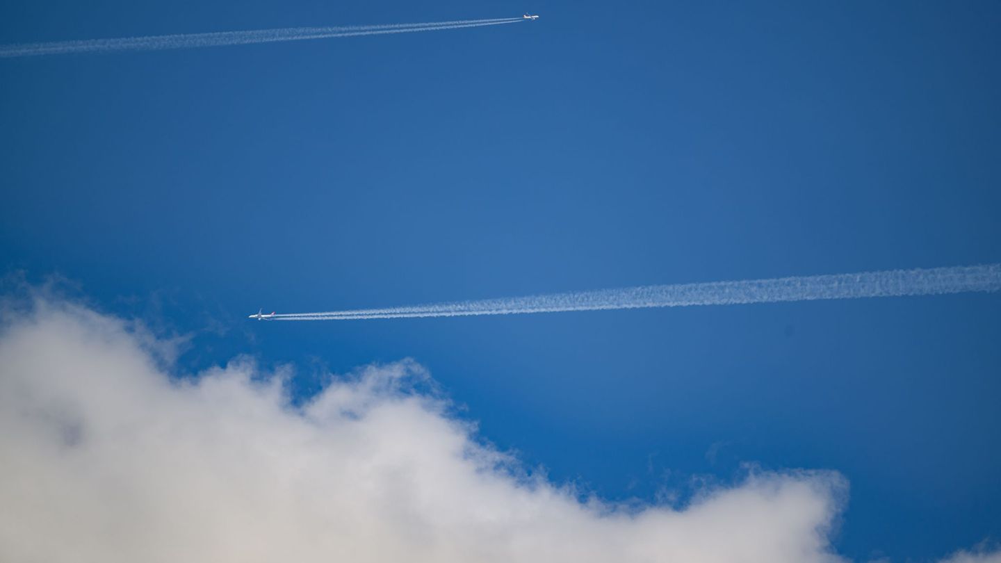 Weitere Afghaninnen und Afghanen sind in Berlin angekommen. (Archivbild) Foto: Robert Michael/dpa