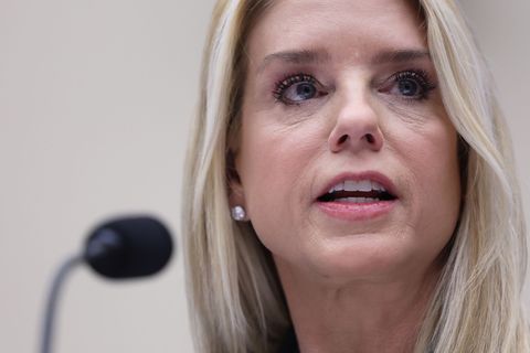 US-Justizministerin Pam Bondi muss sich kritischen Fragen vor einem Ausschuss stellen. Foto: Tom Brenner/AP/dpa