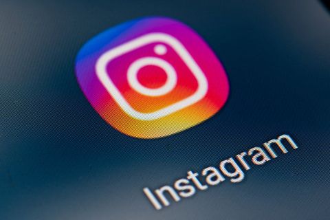 Instagram-Chef Adam Mosseri bestreitet, dass die App süchtig machen kann. (Archivbild) Foto: Fabian Sommer/dpa