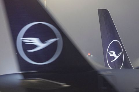 Am Donnerstag wollen Piloten und Flugbegleiter der Lufthansa ihre Arbeit ruhen lassen. (Symbolbild) Foto: Hannes P. Albert/dpa