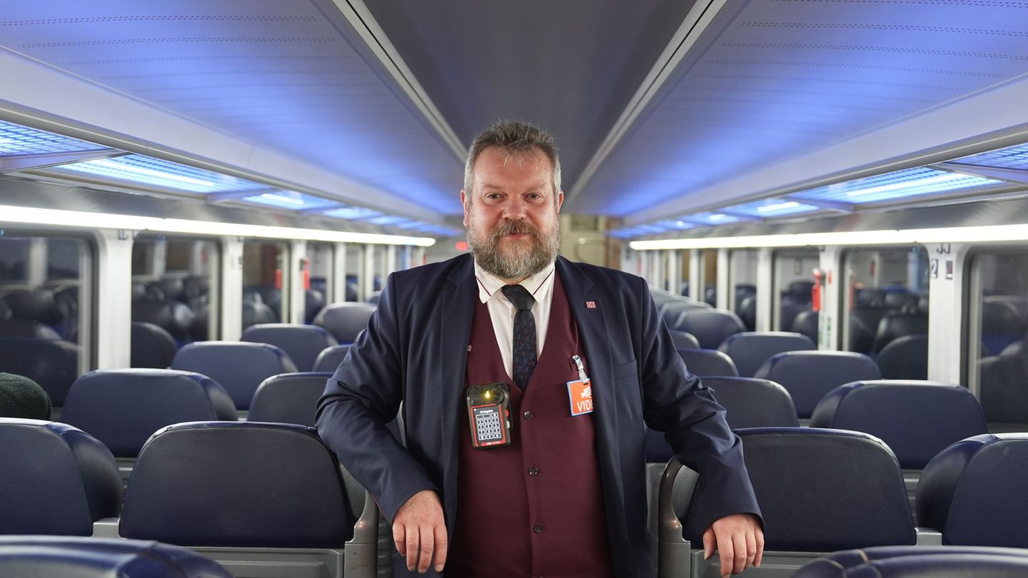 Ralf Hohn ist schon seit 25 Jahren im Dienst. Foto: Marcus Brandt/dpa