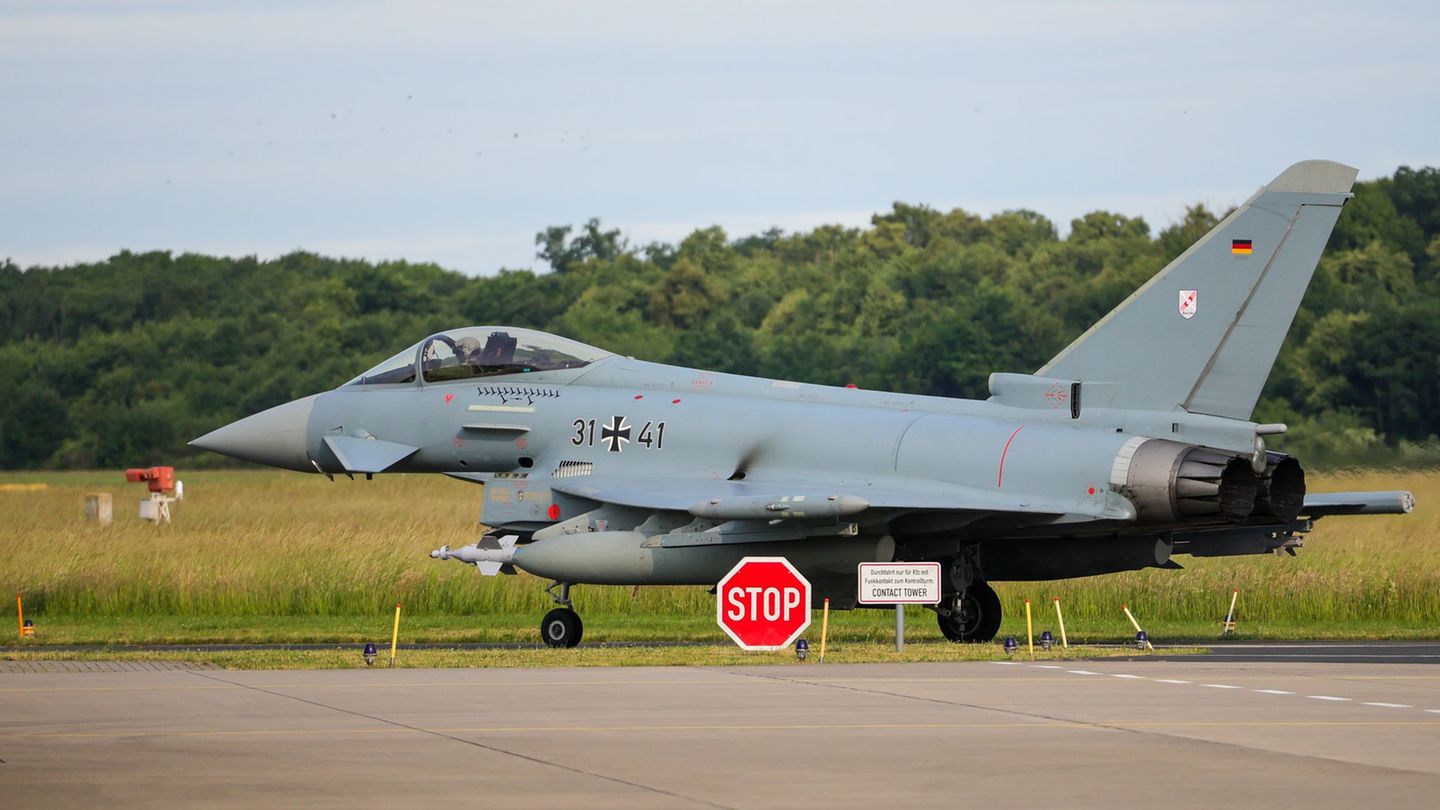 Am Luftwaffenstützpunkt Laage läuft die Eurofighter-Ausbildung. (Archivbild) Foto: Christoph Reichwein/dpa