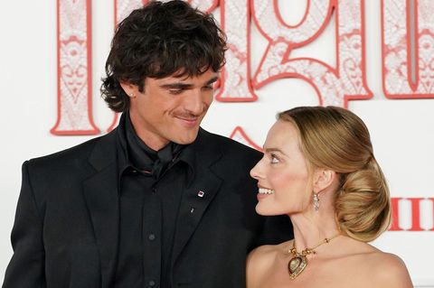 Jacob Elordi und Margot Robbie bei der Premiere. Foto: Jordan Strauss/Invision/AP/dpa
