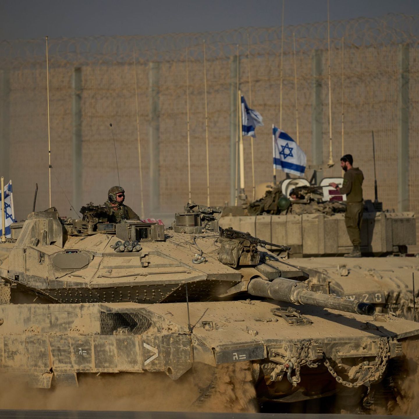 Der Kläger wollte die Ausfuhr von Ersatzteilen für Panzer verhindern. (Symbolbild) Foto: Ohad Zwigenberg/AP