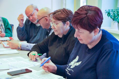 Pauken für die Integration: Ukrainer lernen Deutsch. (Archivbild) Foto: Anja Sokolow/dpa-Zentralbild/dpa