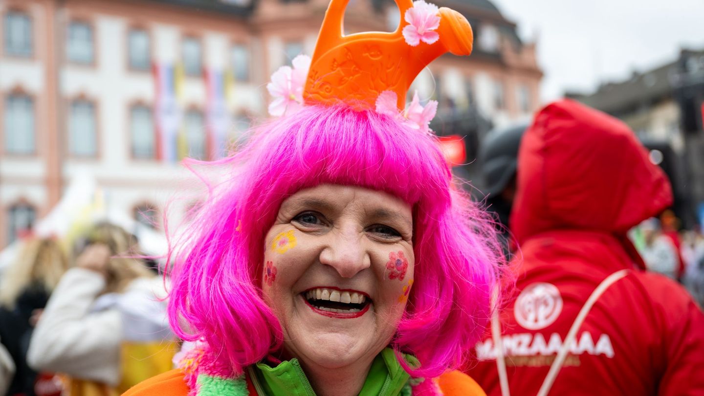 Um 11.11 Uhr ging es los. Foto: Florian Wiegand/dpa