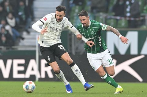 Borussias zehnmaliger Torschütze Haris Tabakovic (links) hat zuletzt binnen fünf Bundesligaspielen nur einmal getroffen (Archivb