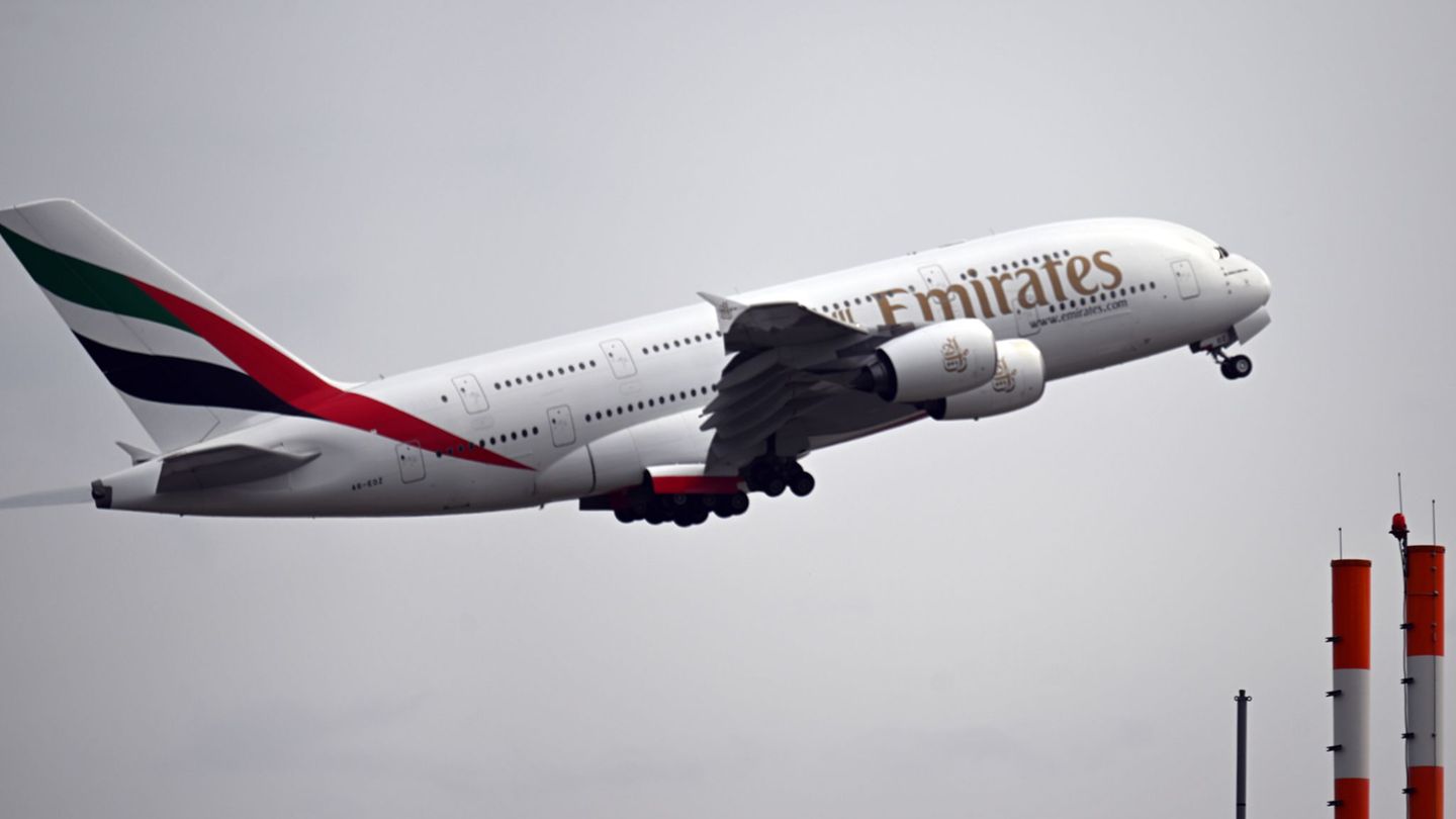 Die Bundesregierung zeigt sich aufgeschlossen bei der Frage, ob Emirates künftig auch vom Hauptstadtflughafen BER aus fliegen dü