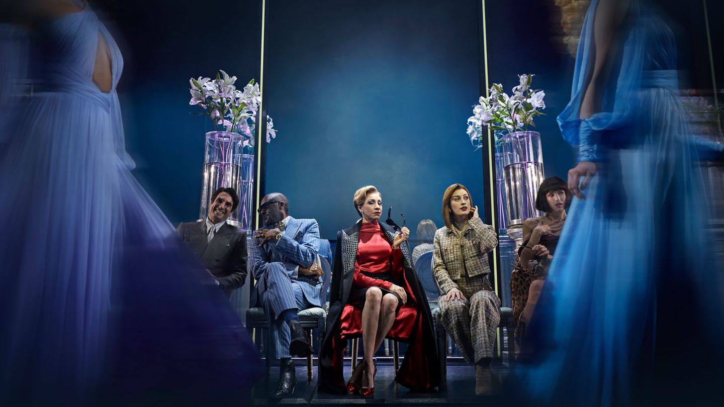 Der Kinoerfolg "Der Teufel trägt Prada" soll in Hamburg ein Musical-Hit werden. Foto: Matt Crockett/West End Produktion/dpa