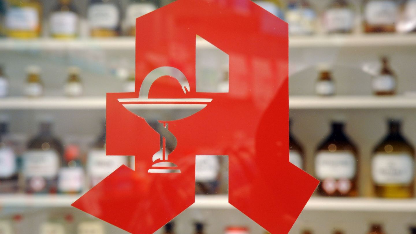 Darf dm apothekenpflichtige Medikamente online verkaufen. (Foto Illustration) Foto: Uli Deck/dpa