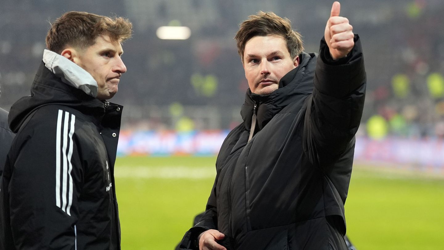 Vertrat seinen erkrankten Chef Merlin Polzin bei der Spieltags-Pressekonferenz: Loic Favé (l). (Archivbild) Foto: Marcus Brandt/