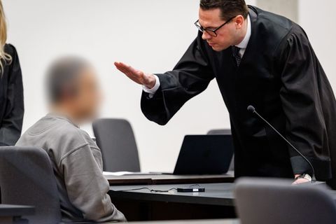 Der Angeklagte hat nach Ansicht des Landgerichts seinen Cousin heimtückisch und aus niedrigen Beweggründen ermordet. (Archivbild