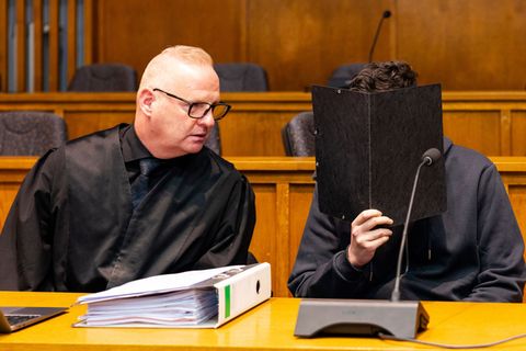 Am zweiten Prozesstag wurden Polizisten befragt, die zur Tatzeit am Tatort waren (Archivbild) Foto: Laszlo Pinter/dpa