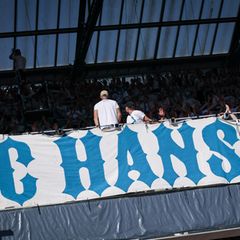 Fans des FC Hansa Rostock Foto: Christian Charisius/dpa