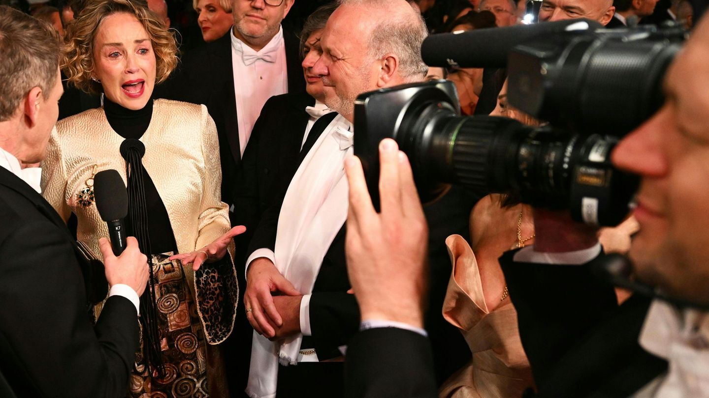 Bei Sharon Stone flossen am roten Teppich ein paar Tränen. Foto: Helmut Fohringer/APA/dpa