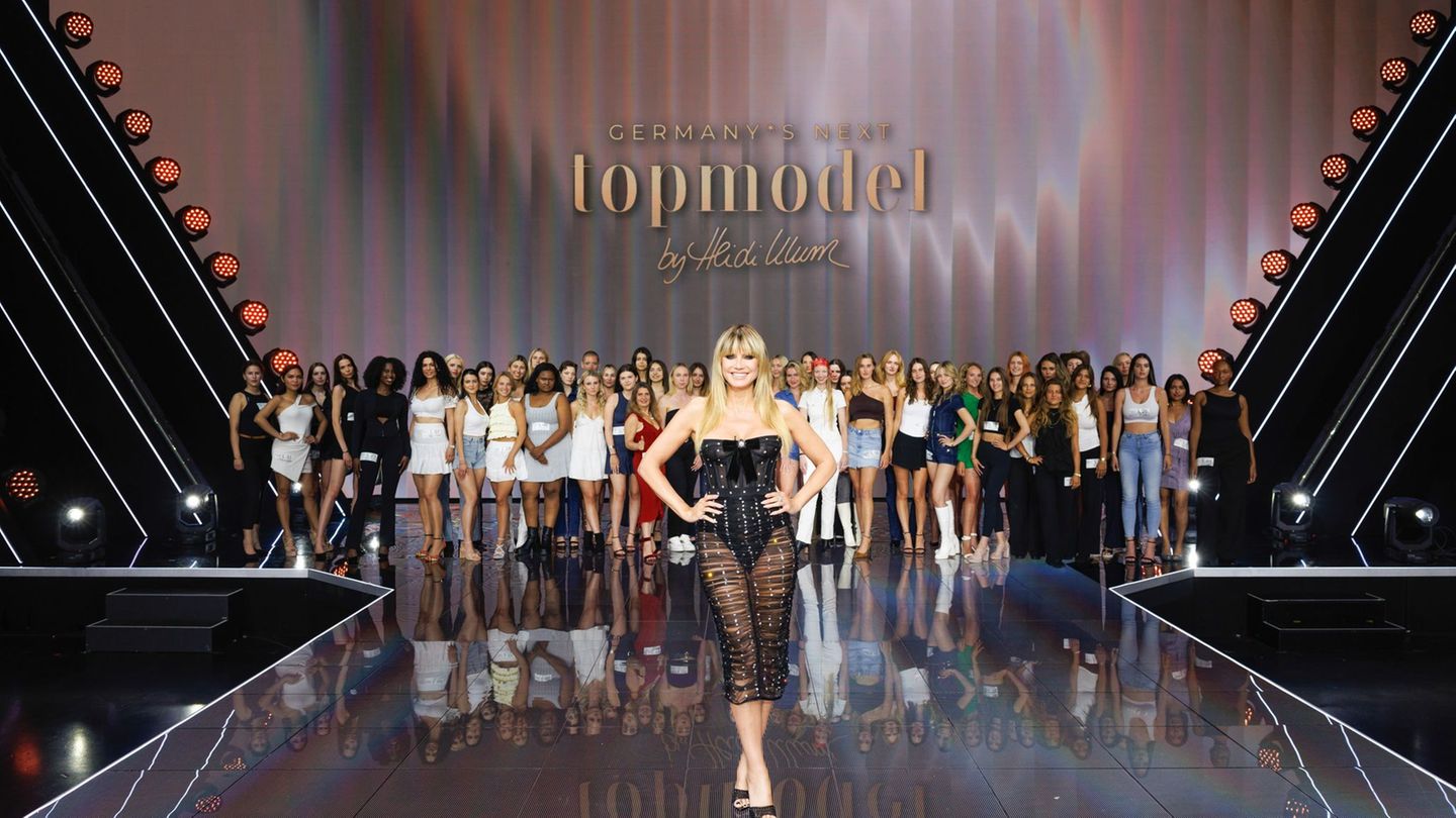 Mehrere hundert Model-Anwärterinnen sind zum offenen Casting gekommen. Foto: Daniel Graf/ProSieben/dpa