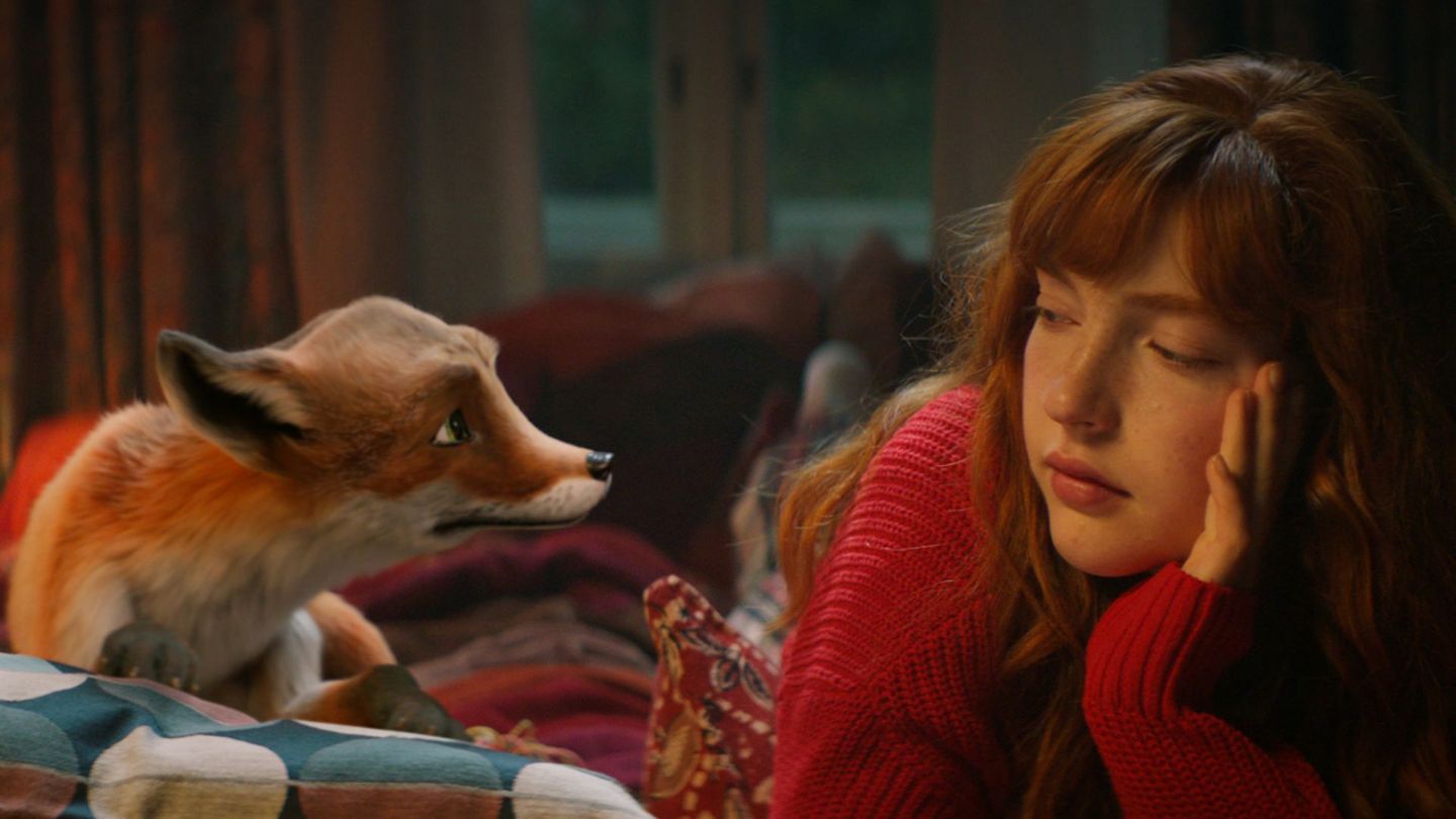 Eine ausweglose Situation? Ida (Emilia Maier) und ihr Begleittier Rabbat fürchten die Schließung der "Schule der magischen Tiere".