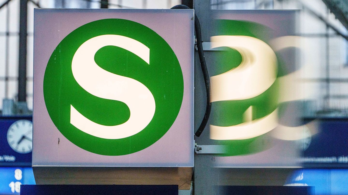 Schlechte Erfahrungen in Bus und Bahn sind keine Seltenheit. (Symbolbild) Foto: Andreas Arnold/dpa