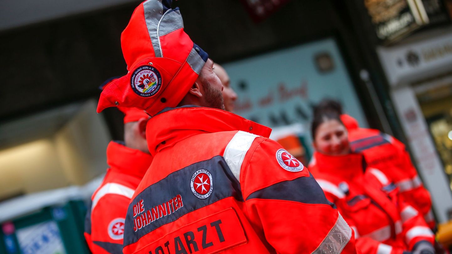 Polizei und andere Einsatzkräfte mussten in der Nacht in Köln vergleichsweise selten ausrücken. Foto: Thomas Banneyer/dpa