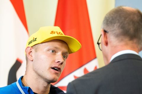 Doppel-Olympiasieger Max Langenhan hatte die Nummer von Friedrich Merz nicht eingespeichert.