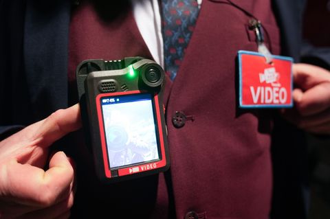 Bodycams zum Schutz der Bahn-Beschäftigten vor Übergriffen sind noch nicht überall im Einsatz