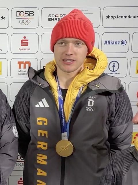 Max Langenhan erzählt bei einer Pressekonferenz, dass er Friedrich Merz am Telefon weggedrückt hat.