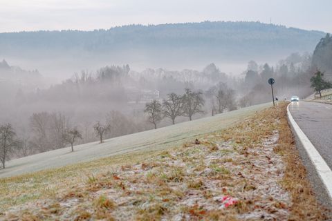 Am Wochenende wird Schnee erwartet. (Archivbild) Foto: Uwe Anspach/dpa