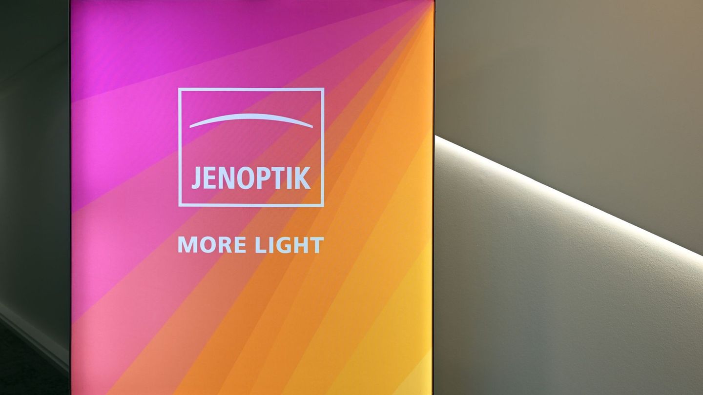 Jenoptik hatte 2025 einen Umsatzrückgang von sechs Prozent zu verzeichnen. (Archivbild) Foto: Martin Schutt/dpa