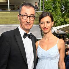 Cem Özdemir und Flavia Zaka feierlich gekleidet.