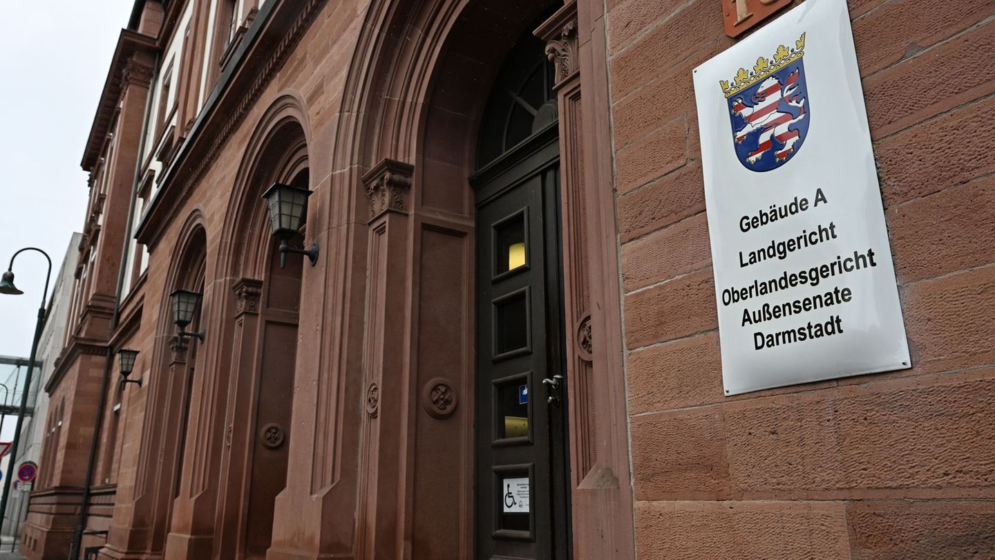 Die Frau war auch dem Vorsitzenden Richter ins Wort gefallen (Archivbild) Foto: Michael Brandt/dpa