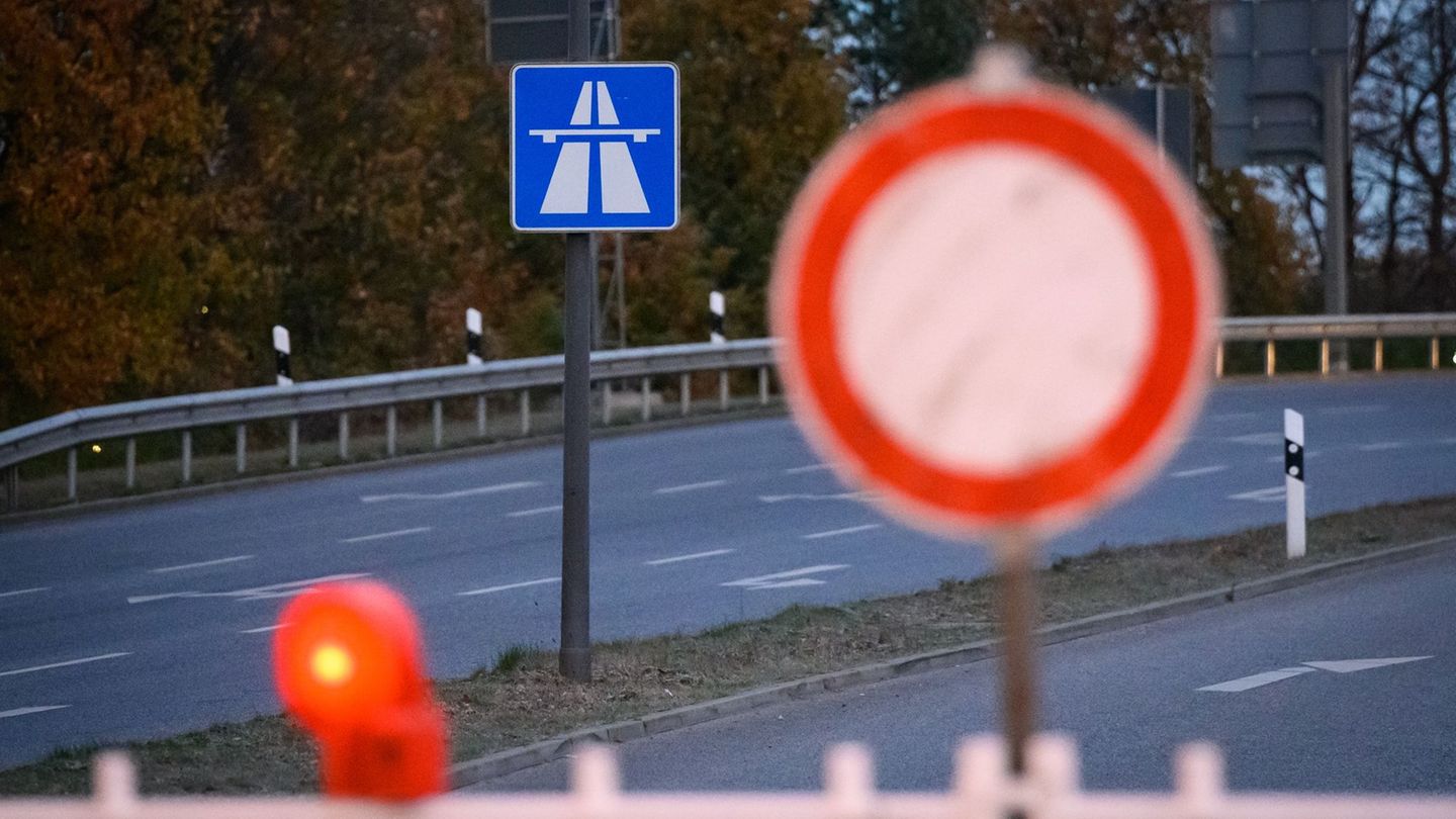 Für Sanierungsarbeiten einer Kanalbrücke bei Dortmund muss die Autobahn 2 in Richtung Hannover Ende Februar mehrere Tage gesperr
