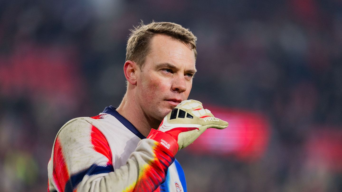 Bayern-Starkeeper Manuel Neuer würde gerne das Zeitspiel im Fußball einschränken. (Archivbild) Foto: Rolf Vennenbernd/dpa