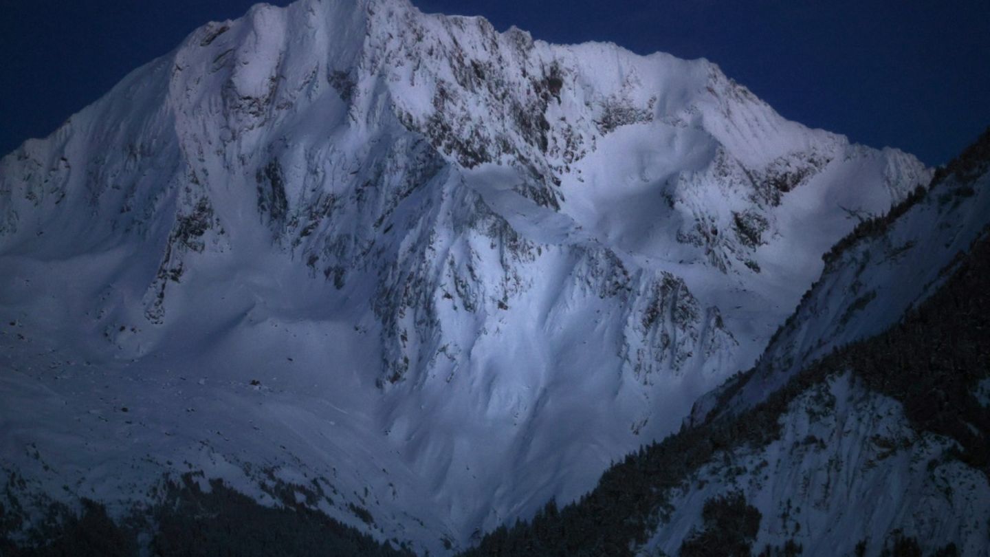 Schneebedeckter Berg