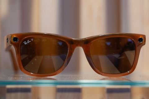 Die Meta-Brillen sind mit Kamera, Mikrofon und Lautsprechern ausgestattet. (Archivbild) Foto: Godofredo A. Vásquez/AP/dpa