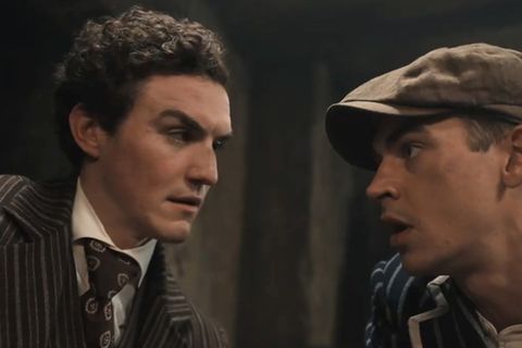 Starregisseur Guy Ritchie führt bei den ersten beiden Folgen von "Young Sherlock" Regie.