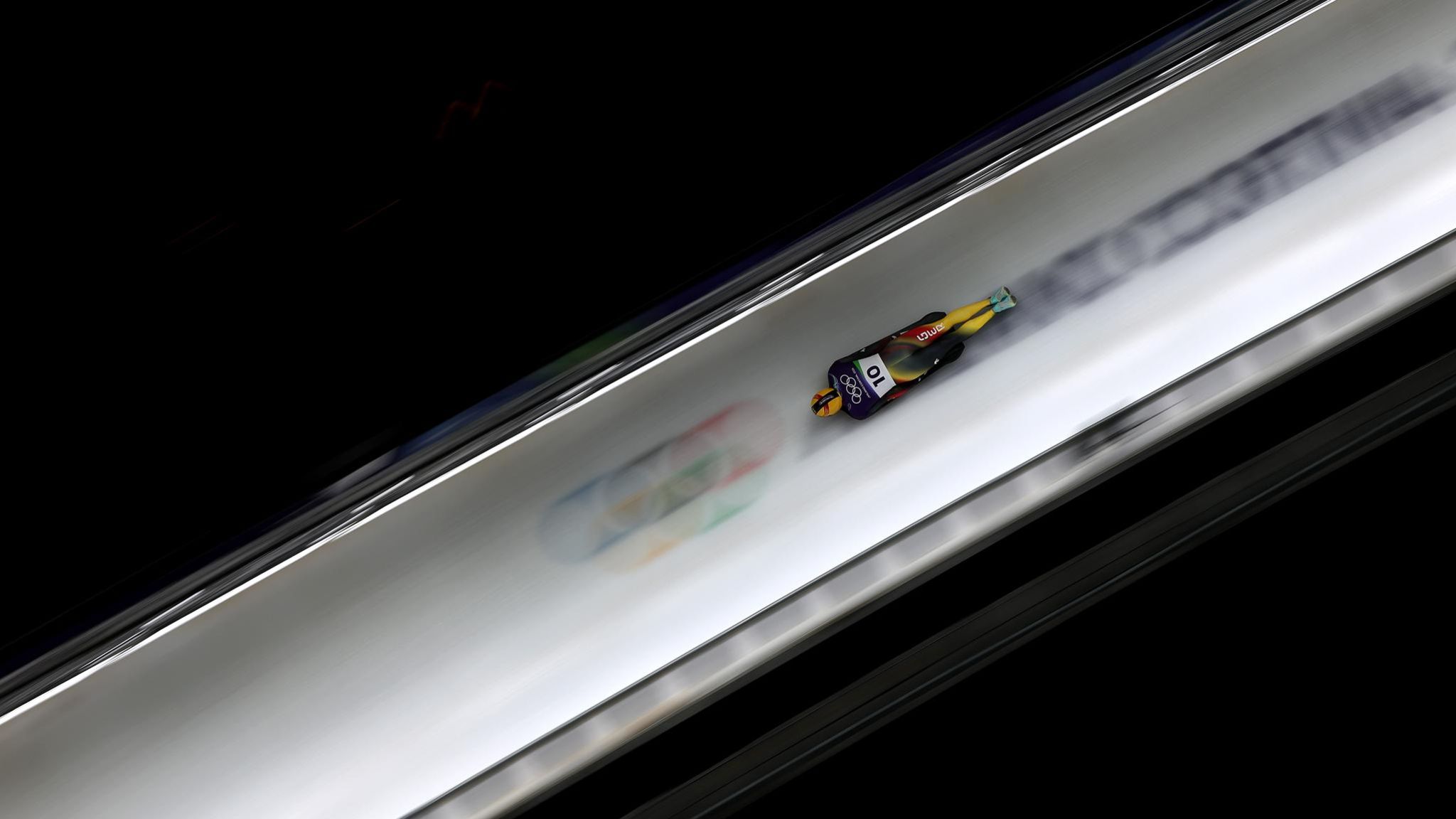 Christoph Grotheer im Skeleton-Eiskanal aus der Vogelperspektive