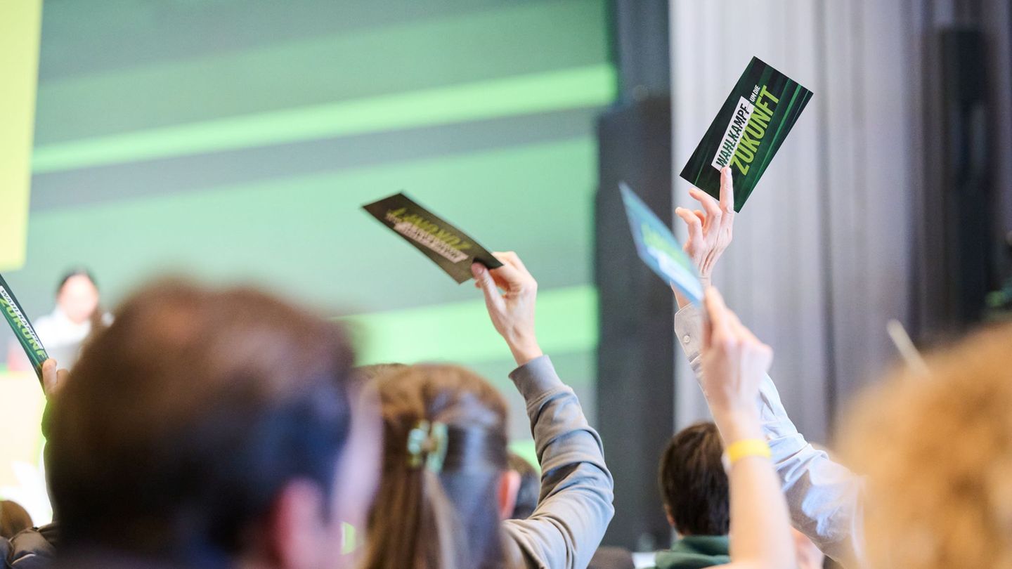 Die Delegierten des Parteitags der Berliner Grünen zum Wahlprogramm haben viele Abstimmungen vor sich. (Archivbild) Foto: Annett