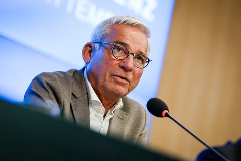 Wer wiederholt und uneinsichtig herumrase und sich Rennen liefere, dem müsse die Fahrerlaubnis lebenslänglich entzogen werden, s