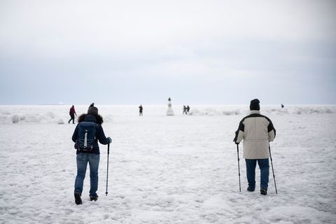 Über die Ostsee laufen? In diesem Winter war das schon möglich. (Archivbild) Foto: Philip Dulian/dpa