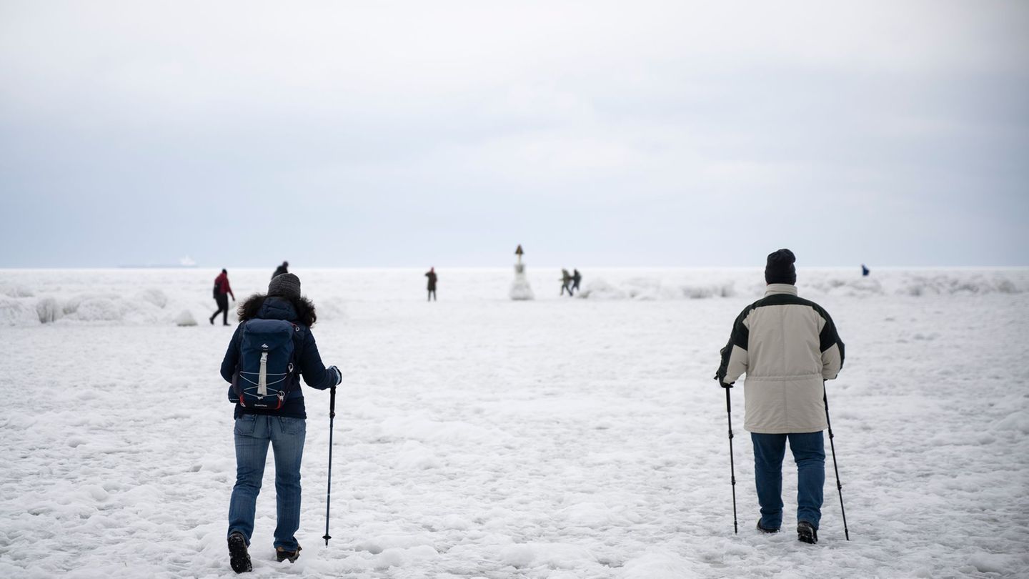 Über die Ostsee laufen? In diesem Winter war das schon möglich. (Archivbild) Foto: Philip Dulian/dpa
