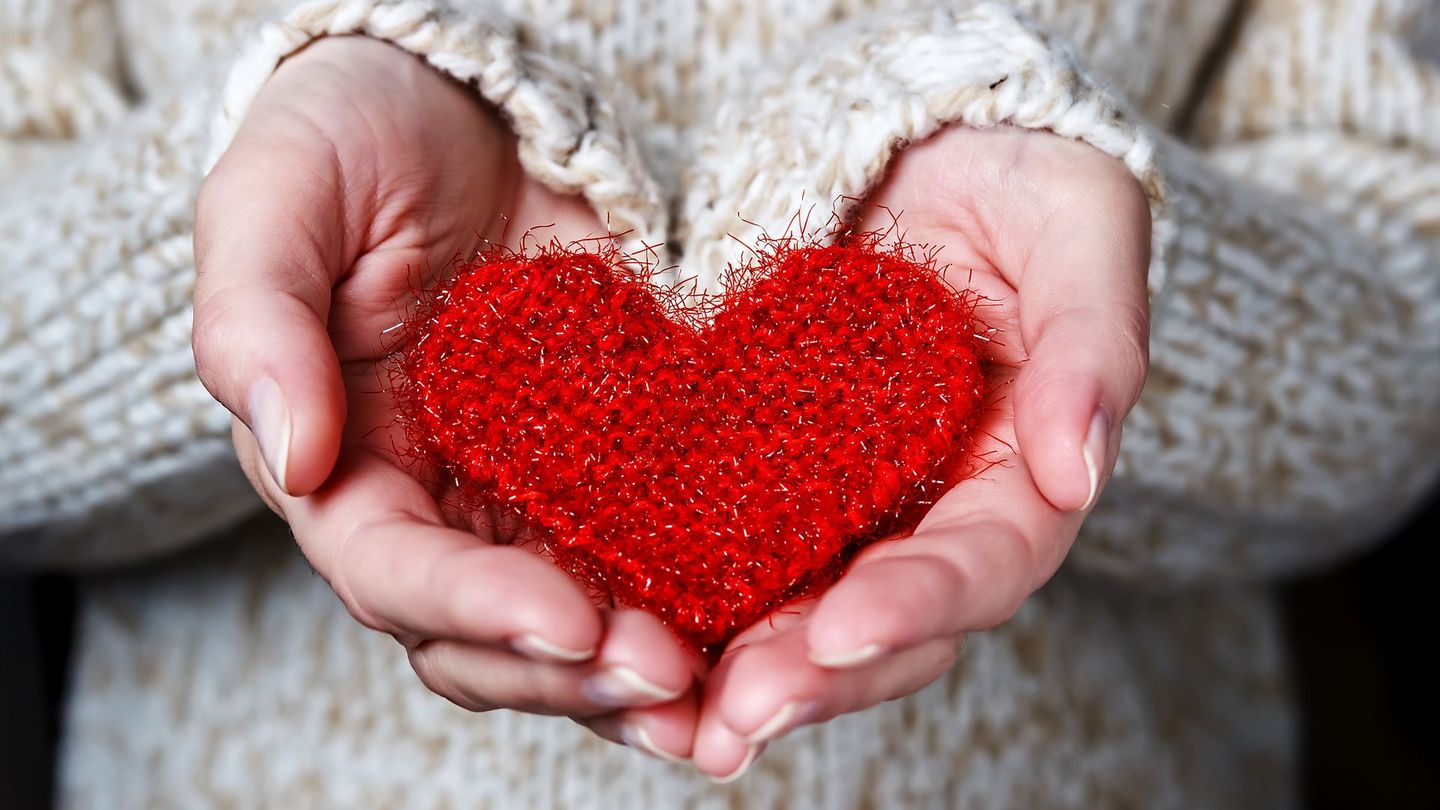 Es ist das schönste Gefühl der Welt: Liebe! Aber was ist das eigentlich genau? Lässt sich Liebe überhaupt wissenschaftlich definieren?