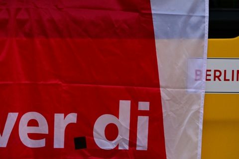 Verdi-Flagge bei Streik