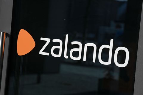 Der Zalando-Betriebsrat will vom Management einen Fragenkatalog beantwortet haben (Illustration). Foto: Jens Kalaene/dpa-Zentral