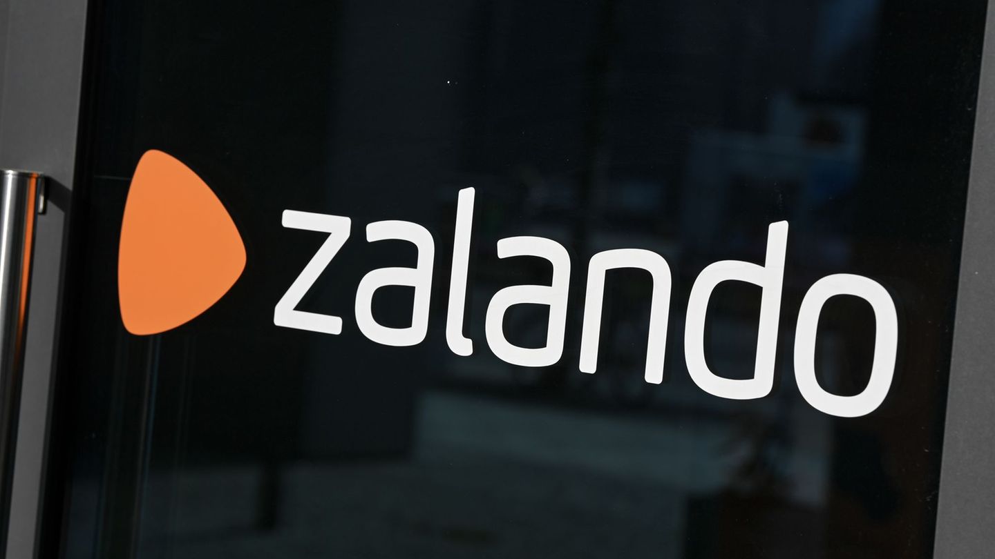 Der Zalando-Betriebsrat will vom Management einen Fragenkatalog beantwortet haben (Illustration). Foto: Jens Kalaene/dpa-Zentral