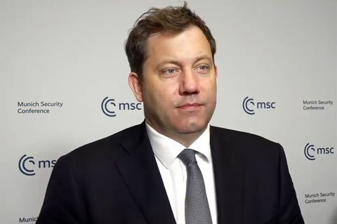 Den Vizekanzler Lars Klingbeil hat die Rede von US-Außenminister Marco Rubio noch nicht überzeugt. Foto: Manuel Genolet/dpa